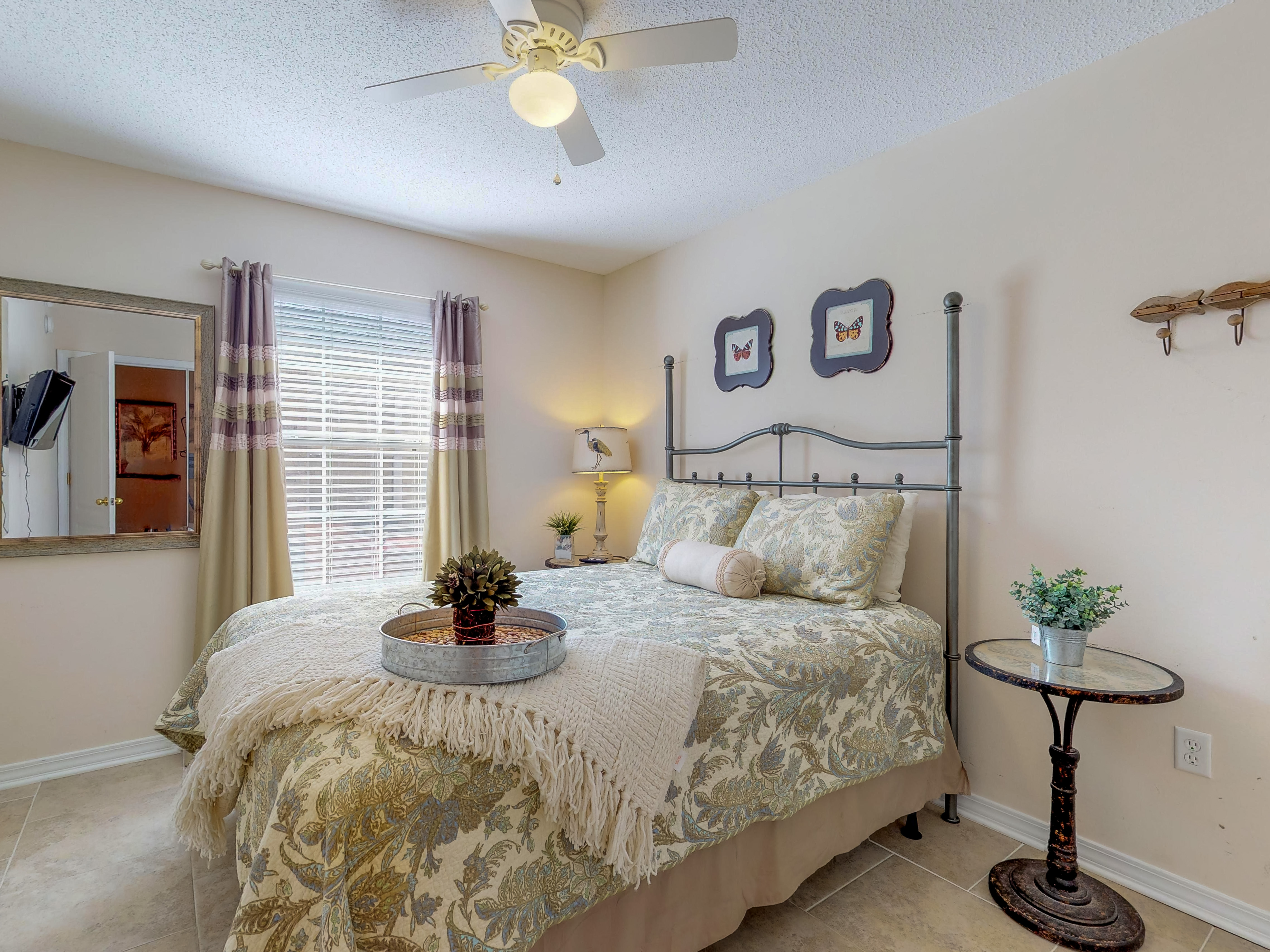 Guest bedroom