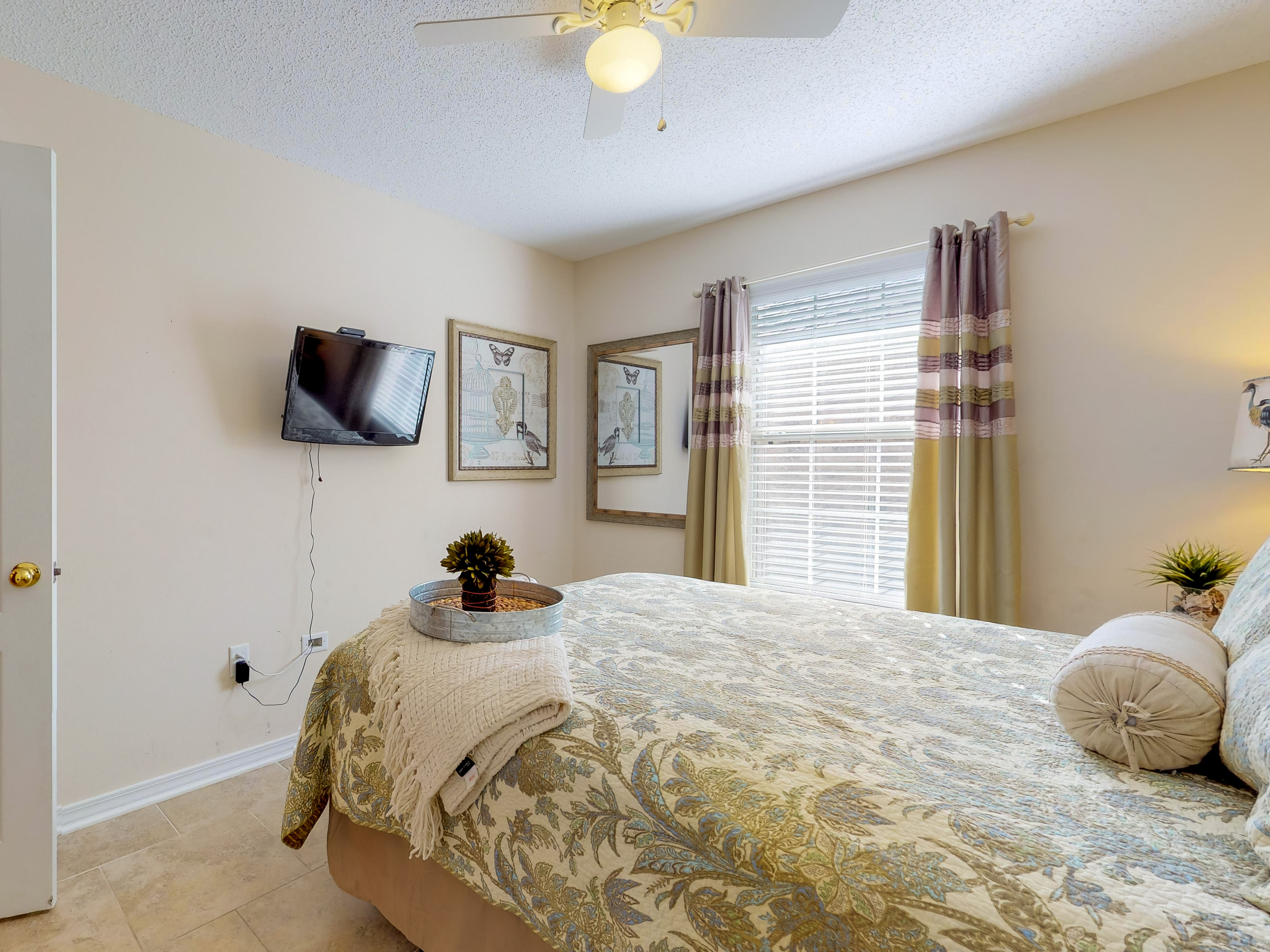 Guest bedroom