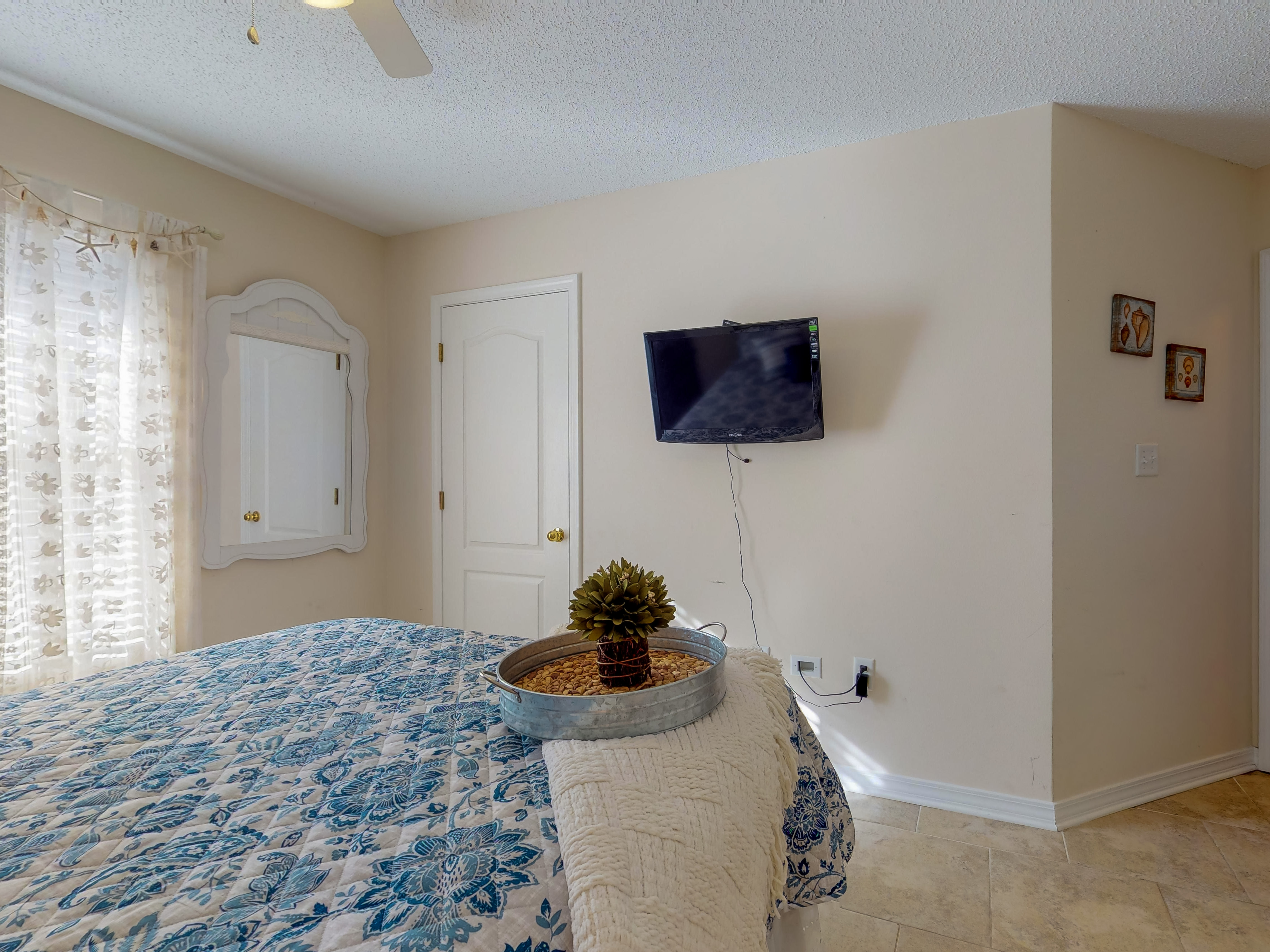 Guest bedroom